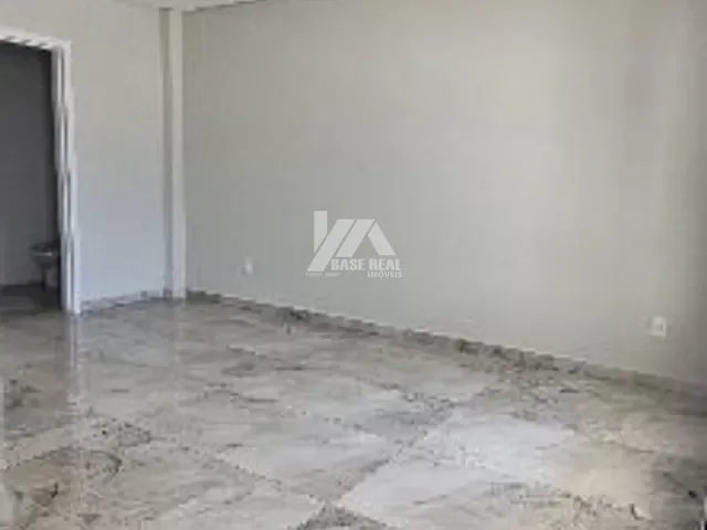 Sobrado 3 quartos e 3 banheiros, à venda, no bairro Nova Rússia em Ponta Grossa