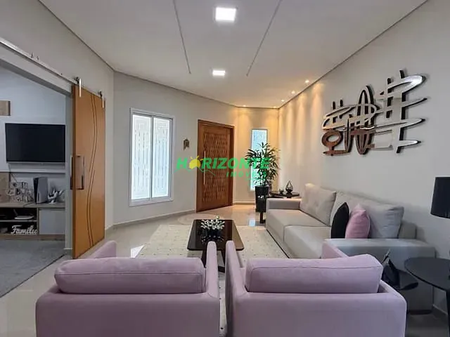 Casa com 262m² 4 quartos e 6 banheiros, à venda, no bairro Urbanova em São José dos Campos