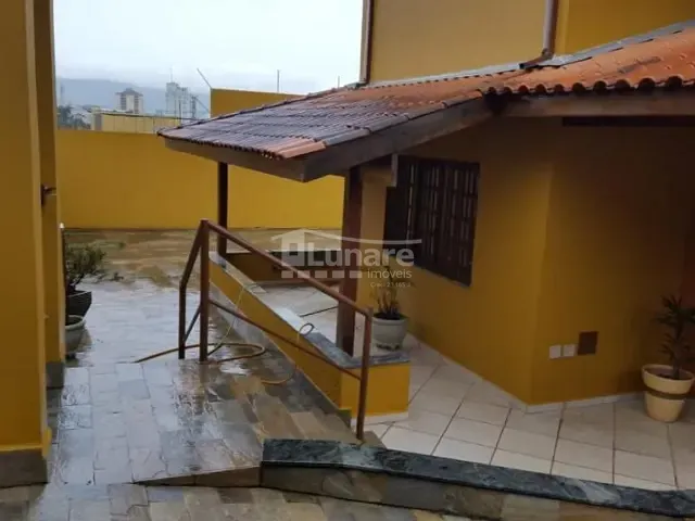 Sobrado com 420m² 3 quartos e 5 banheiros, à venda, no bairro Vila Santana em Mogi das Cruzes