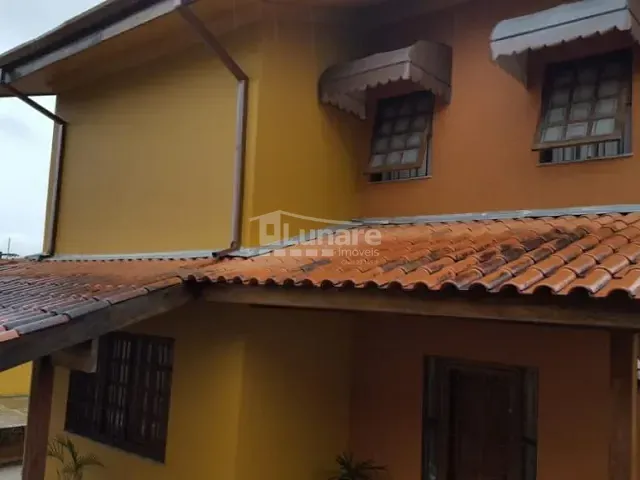 Sobrado com 420m² 3 quartos e 5 banheiros, à venda, no bairro Vila Santana em Mogi das Cruzes