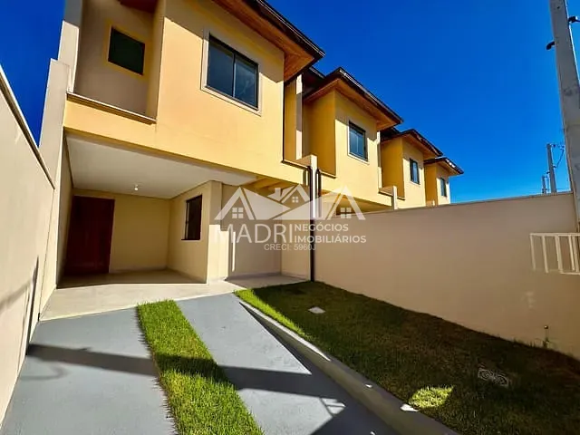 Sobrado 2 quartos e 3 banheiros, à venda, no bairro Forquilhas em São José