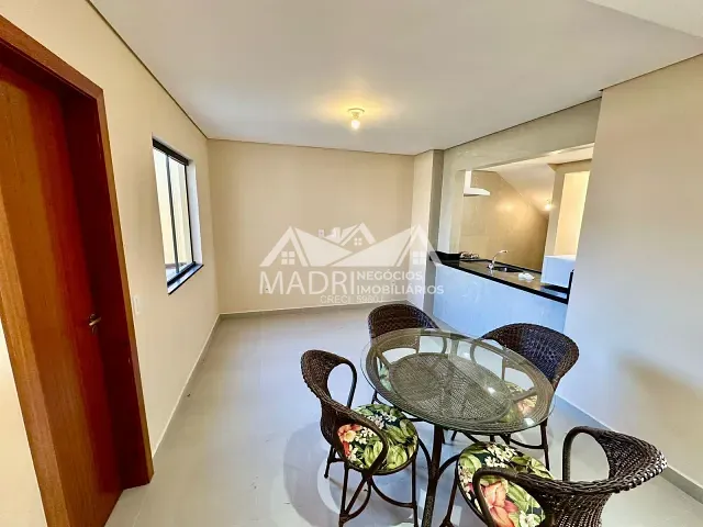 Sobrado 2 quartos e 3 banheiros, à venda, no bairro Forquilhas em São José