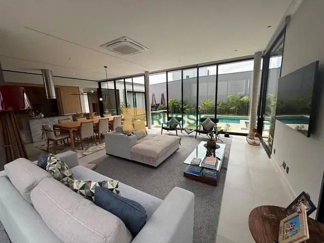 Sobrado com 515m² 5 quartos e 6 banheiros, à venda, no bairro Condomínio Residencial Alphaville I em São José dos Campos