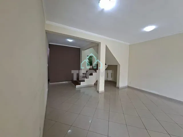 Sobrado com 310m² 3 quartos e 3 banheiros, à venda, no bairro Residencial Novo Horizonte em Taubaté