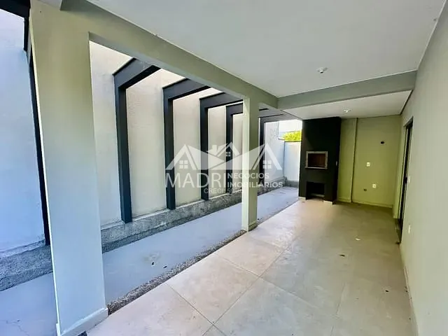 Sobrado 3 quartos e 3 banheiros, à venda, no bairro Forquilhas em São José