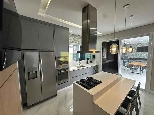 Sobrado com 650m² 4 quartos e 6 banheiros, à venda, no bairro Condomínio Loteamento Reserva da Barra em Complexo Viário Sérgio Sobral de Oliveira