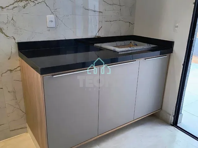 Sobrado com 300m² 3 quartos e 3 banheiros, à venda, no bairro Monte Belo em Taubaté