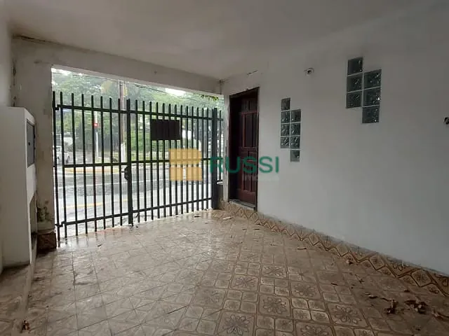 Sobrado com 118m² 5 quartos e 2 banheiros, à venda, no bairro Centro em Jacareí