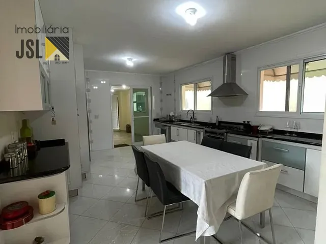 Sobrado com 590m² 5 quartos e 5 banheiros, à venda, no bairro Jardim Amália em Caçapava
