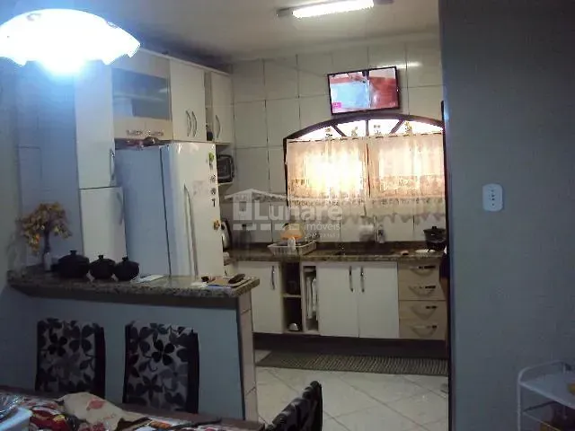 Sobrado com 400m² 4 quartos e 4 banheiros, à venda, no bairro Vila Jundiaí em Mogi das Cruzes