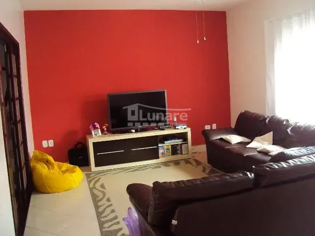 Sobrado com 400m² 4 quartos e 4 banheiros, à venda, no bairro Vila Jundiaí em Mogi das Cruzes