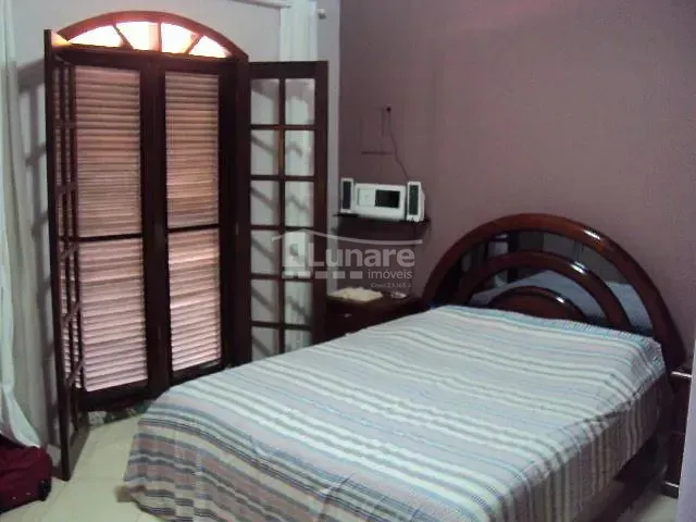Sobrado com 400m² 4 quartos e 4 banheiros, à venda, no bairro Vila Jundiaí em Mogi das Cruzes