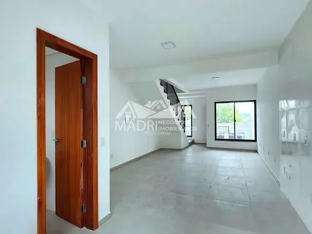 Sobrado 2 quartos e 3 banheiros, à venda, no bairro Serraria em São José