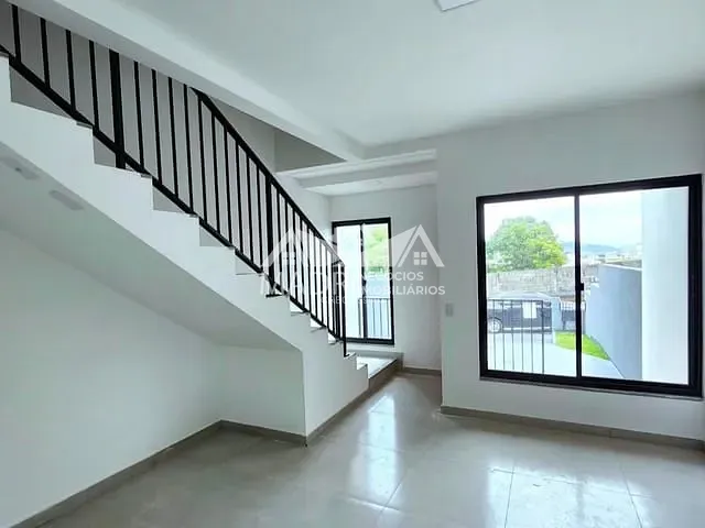 Sobrado 2 quartos e 3 banheiros, à venda, no bairro Serraria em São José