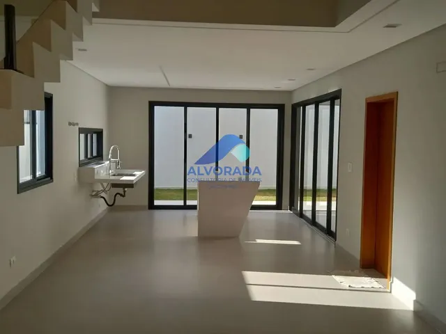 Sobrado com 250m² 4 quartos e 3 banheiros, à venda, no bairro Residencial Colinas em Caçapava