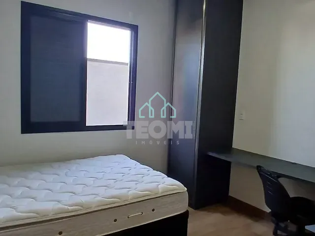 Sobrado com 300m² 3 quartos e 2 banheiros, à venda ou para alugar, no bairro Parque São Cristóvão em Taubaté