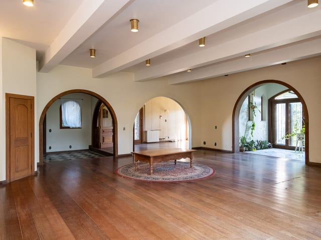 Casa com 2076m² 5 quartos e 6 banheiros, à venda ou para alugar, no bairro Centro em Pelotas