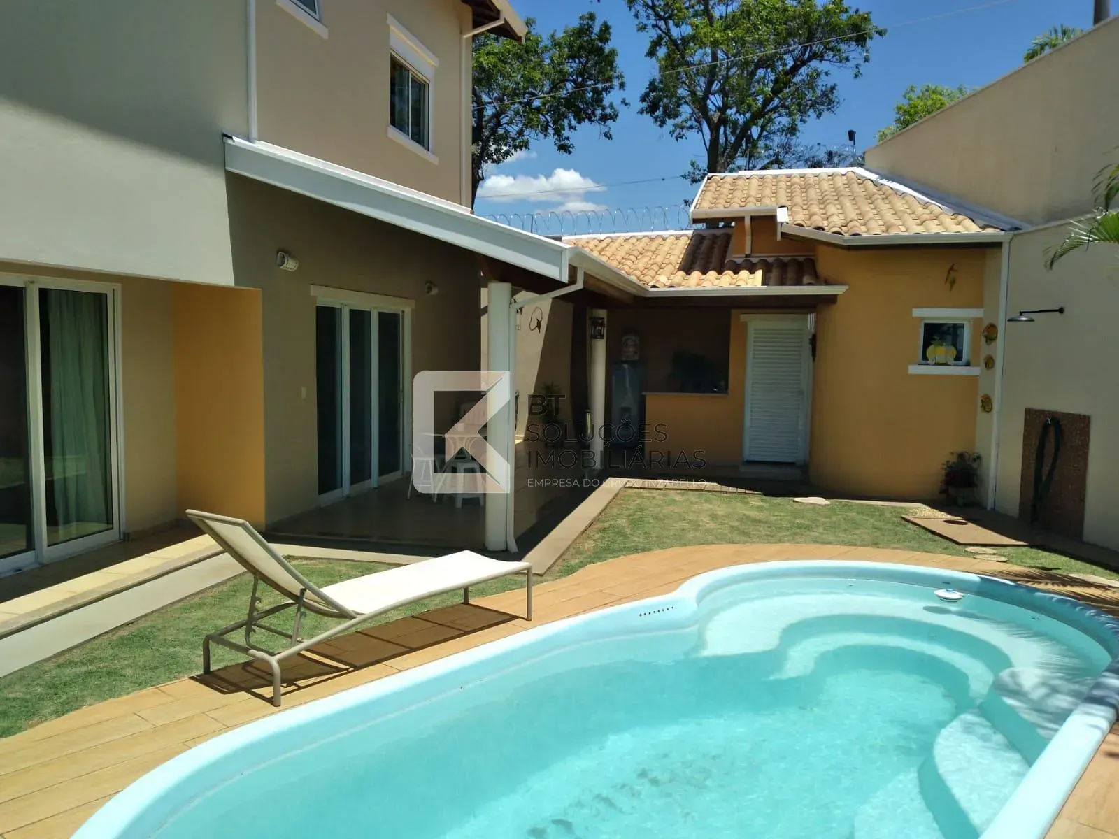 Sobrado, 3 quartos, 280 m² - Foto 1