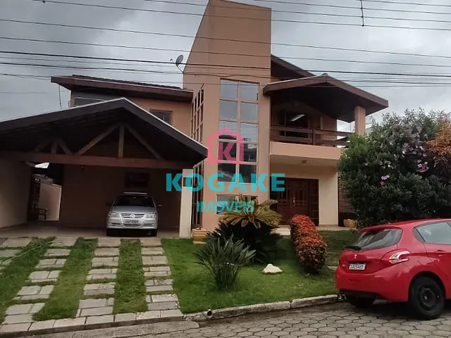 Sobrado com 375m² 5 quartos e 6 banheiros, à venda, no bairro Vila Zezé em Jacareí