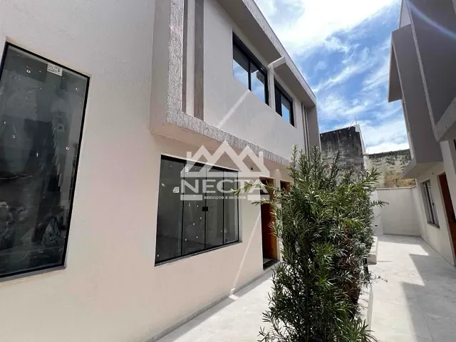 Sobrado com 85m² 2 quartos e 2 banheiros, à venda, no bairro Pontal de Santa Marina em Caraguatatuba