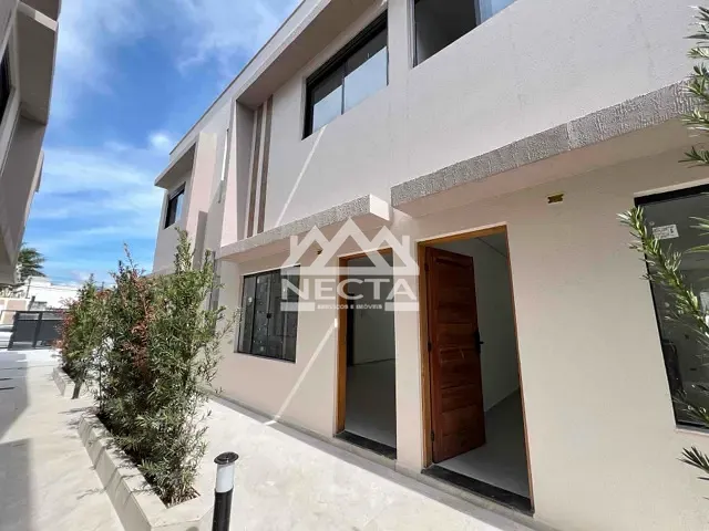 Sobrado com 85m² 2 quartos e 2 banheiros, à venda, no bairro Pontal de Santa Marina em Caraguatatuba