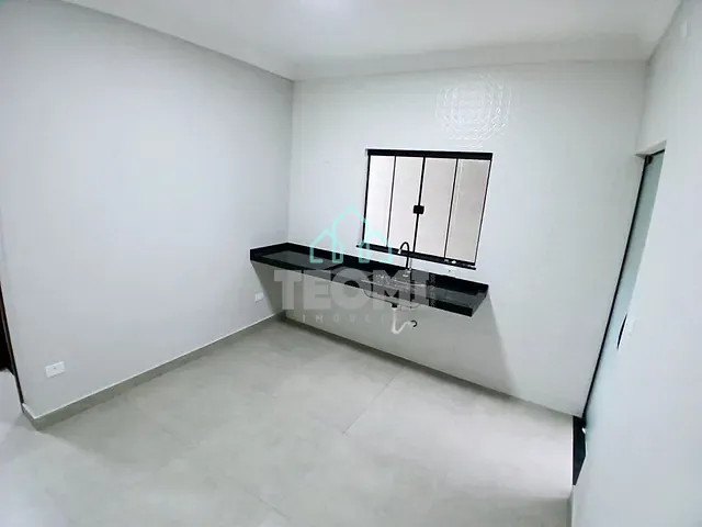 Sobrado com 125m² 3 quartos e 2 banheiros, à venda, no bairro Granja Daniel em Taubaté