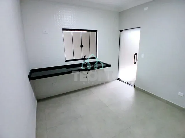 Sobrado com 125m² 3 quartos e 2 banheiros, à venda, no bairro Granja Daniel em Taubaté