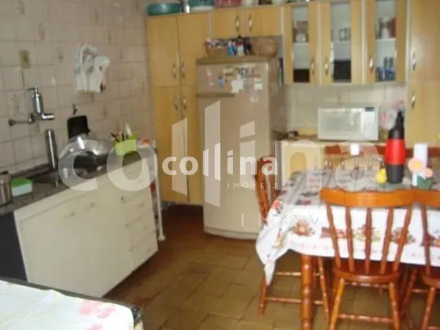 Sobrado com 80m² 3 quartos e 2 banheiros, à venda, no bairro Conjunto Habitacional Presidente Castelo Branco em Carapicuíba