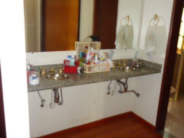 Casa com 375m² 4 quartos e 3 banheiros, para alugar, no bairro Urbanova em São José dos Campos