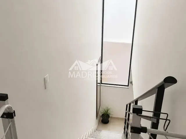 Sobrado 2 quartos e 2 banheiros, à venda, no bairro Forquilhas em São José