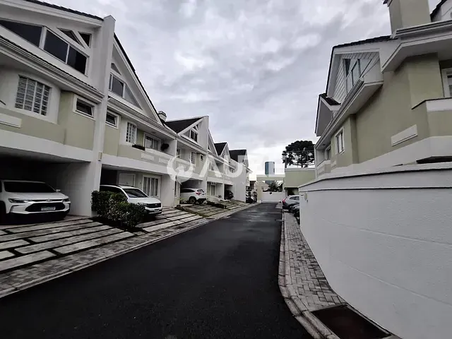 Sobrado com 189m² 4 quartos e 4 banheiros, à venda, no bairro Jardim das Américas em Curitiba
