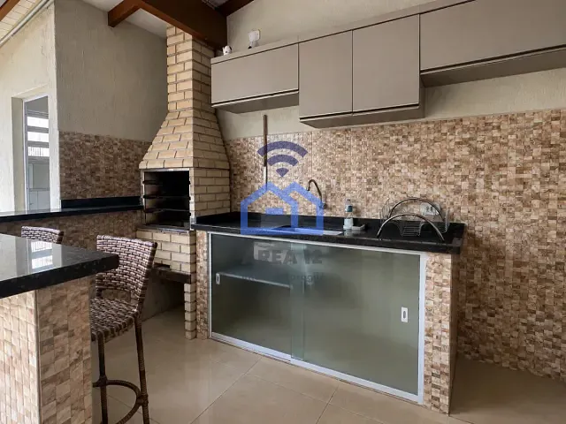 Sobrado 3 quartos e 3 banheiros, à venda, no bairro Jardim das Gaivotas em Caraguatatuba