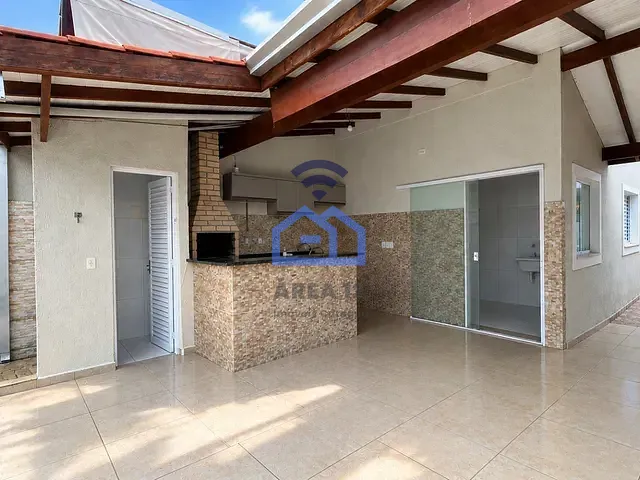 Sobrado 3 quartos e 3 banheiros, à venda, no bairro Jardim das Gaivotas em Caraguatatuba