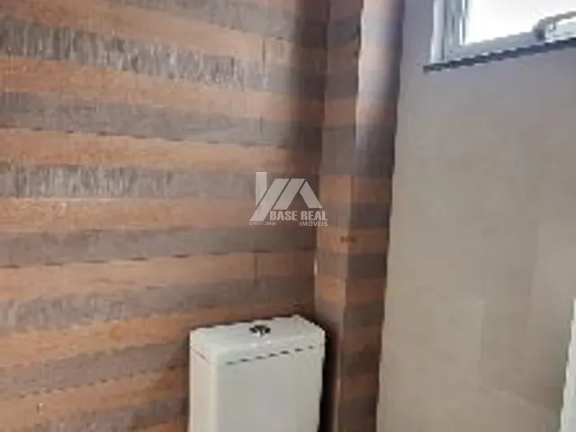 Sobrado 3 quartos e 3 banheiros, à venda, no bairro Contorno em Ponta Grossa