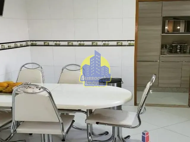 Sobrado com 411m² 4 quartos e 1 banheiro, à venda, no bairro City Bussocaba em Osasco