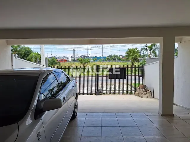 Sobrado com 226m² 3 quartos e 4 banheiros, à venda, no bairro Guabirotuba em Curitiba