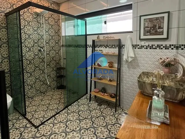 Sobrado com 250m² 3 quartos e 4 banheiros, à venda, no bairro Villa Branca em Jacareí