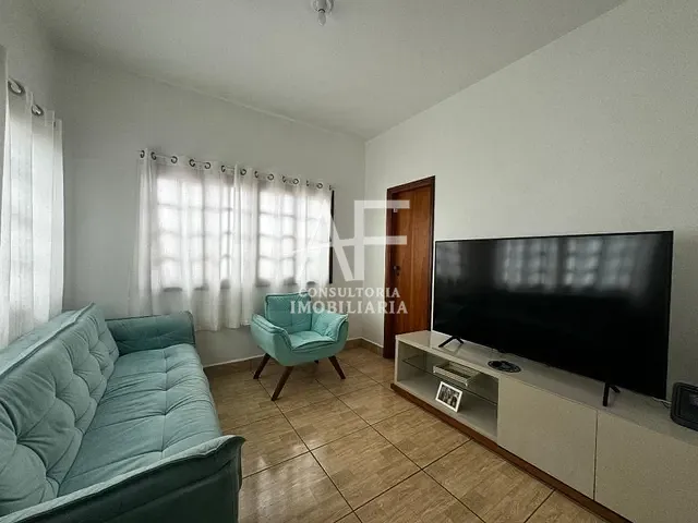 Sobrado com 400m² 5 quartos e 3 banheiros, à venda ou para alugar, no bairro Alto São Pedro em Taubaté