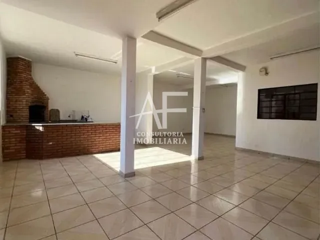 Sobrado com 400m² 5 quartos e 3 banheiros, à venda ou para alugar, no bairro Alto São Pedro em Taubaté