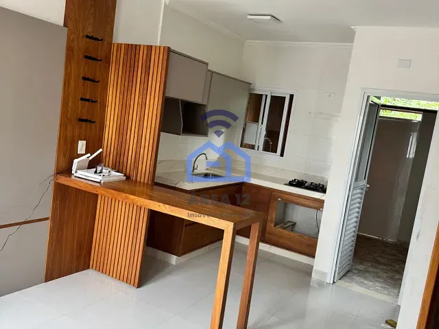 Sobrado 2 quartos e 2 banheiros, à venda, no bairro Rio do Ouro em Caraguatatuba