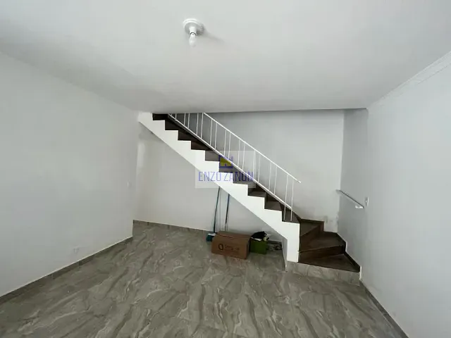 Sobrado com 90m² 2 quartos e 2 banheiros, para alugar, no bairro Jardim Três Marias em São Bernardo do Campo