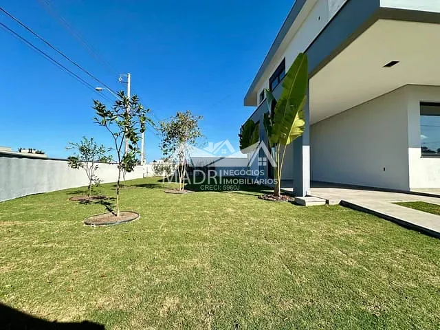 Sobrado 33 quartos e 3 banheiros, à venda, no bairro Forquilhas em São José