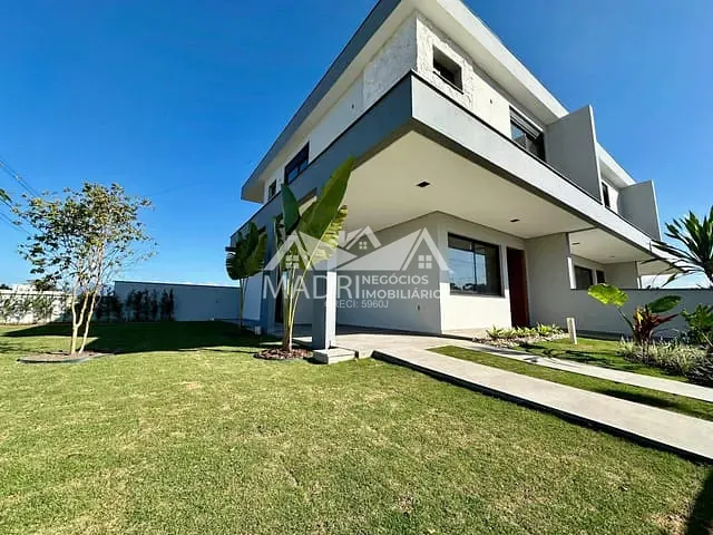 Sobrado 33 quartos e 3 banheiros, à venda, no bairro Forquilhas em São José
