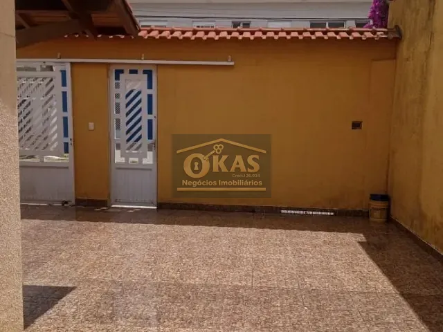 Sobrado com 200m² 3 quartos e 2 banheiros, à venda, no bairro Sítio São José em Suzano