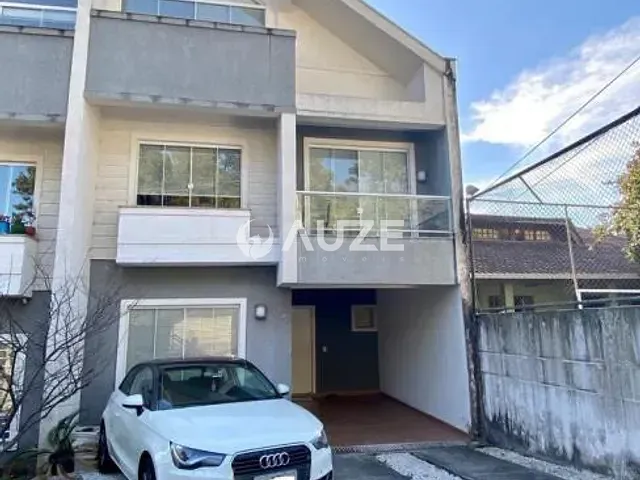Sobrado com 144m² 4 quartos e 4 banheiros, à venda, no bairro Guabirotuba em Curitiba