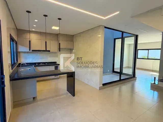 Sobrado com 150m² 3 quartos e 3 banheiros, à venda, no bairro Parque Residencial Sabiás em Indaiatuba