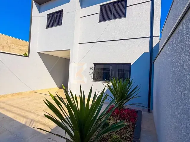Sobrado com 150m² 3 quartos e 3 banheiros, à venda, no bairro Parque Residencial Sabiás em Indaiatuba