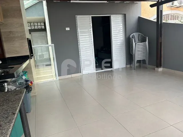 Sobrado 3 quartos e 3 banheiros, à venda, no bairro Vila Romero em São Paulo