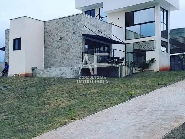 Sobrado com 850m², à venda, no bairro Morada dos Nobres em Taubaté