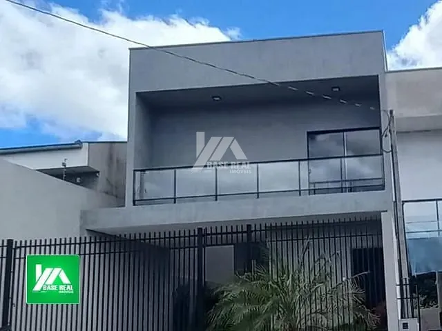 Sobrado com 180m² 3 quartos e 4 banheiros, à venda, no bairro Estrela em Ponta Grossa